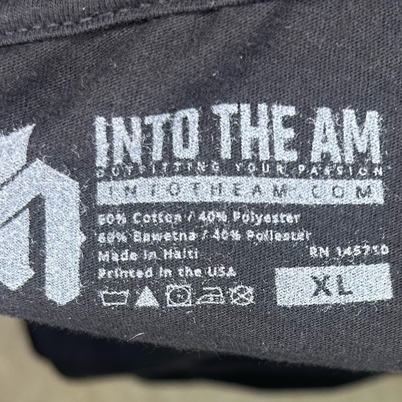 Into the am Tshirt-black-XL-astronaut graphic front and back-stretchy - Picture 4 of 5